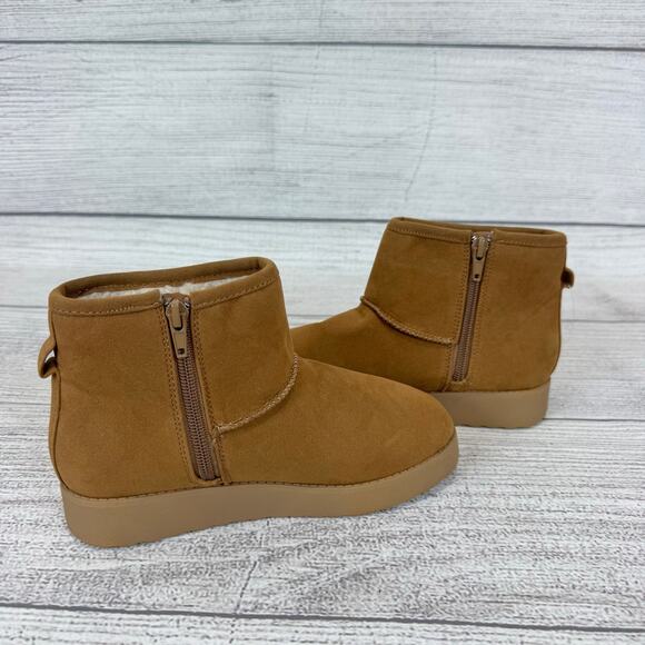 Jellypop Girl's Zane Tan & Gold Star Sherpa Lined Booties Size 2 - Picture 3 of 10